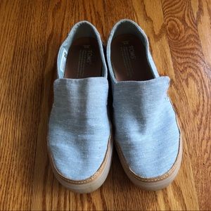 Toms sunset slip-on light blue size 8